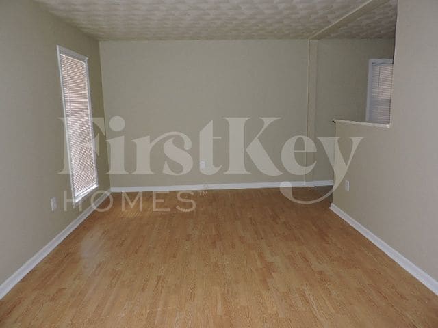 Building Photo - 5206 Downs Dr