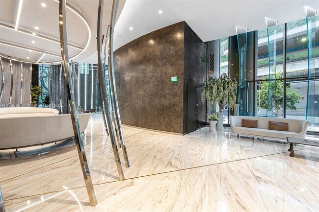 Building Photo - 1000 Brickell Plaza