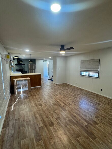 Building Photo - 7485 Sturrock Rd