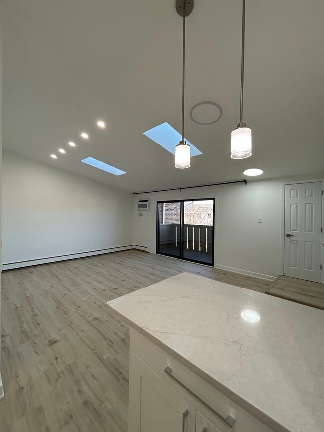 Building Photo - 18 Echo Ct