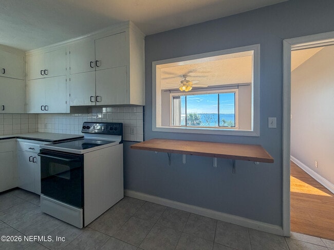 Building Photo - 1733 River Rd