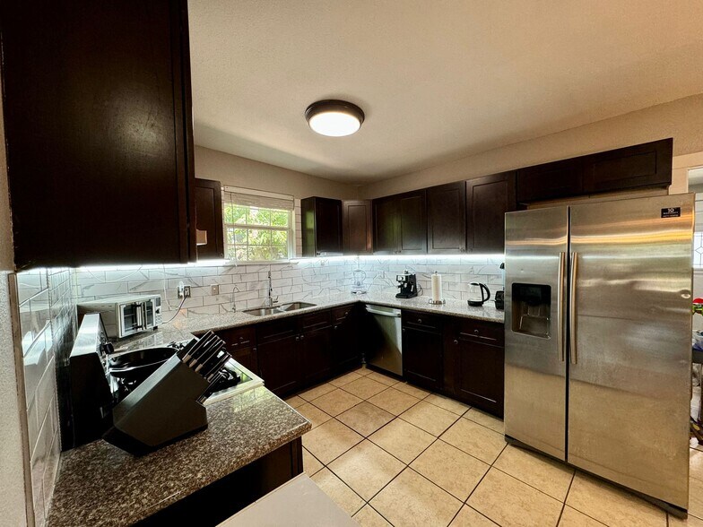 Building Photo - 103 Bernice Dr