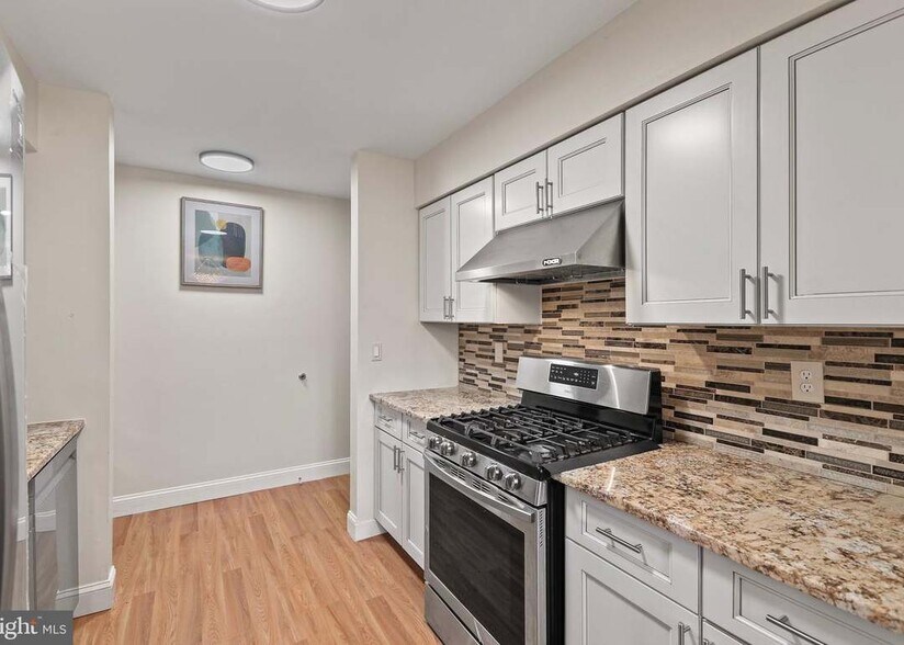Building Photo - 2032 Old Stone Mill Dr