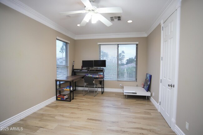 Building Photo - 3306 E Jaeger Cir