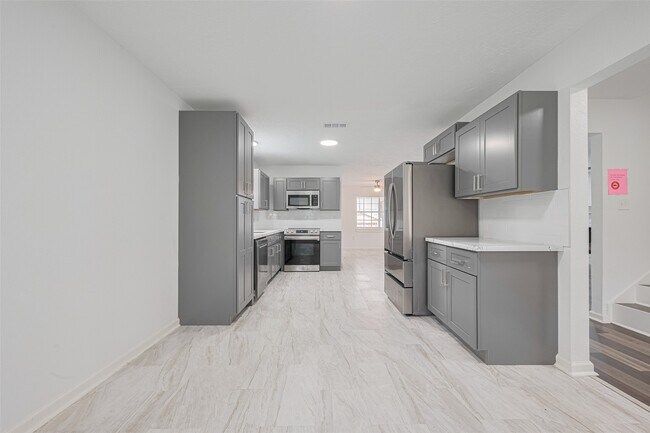 Building Photo - 5303 Lookout Mountain Dr