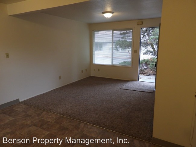 Building Photo - 840 E Historic Columbia River Hwy