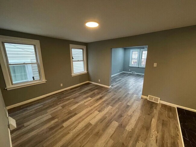 Building Photo - 1509 Rockland Ave