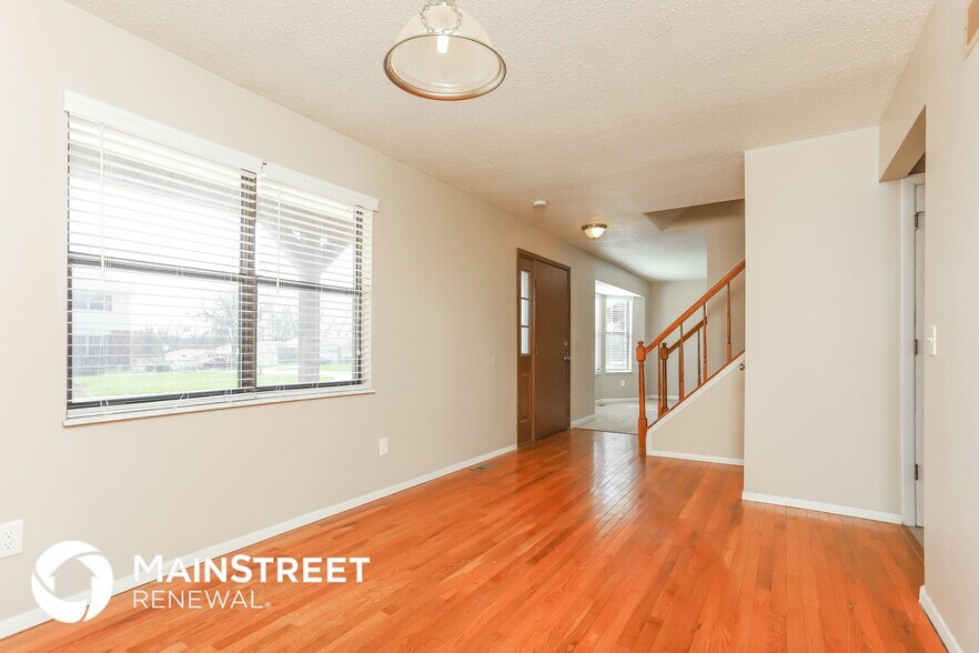 Building Photo - 721 Willow Wood Ct