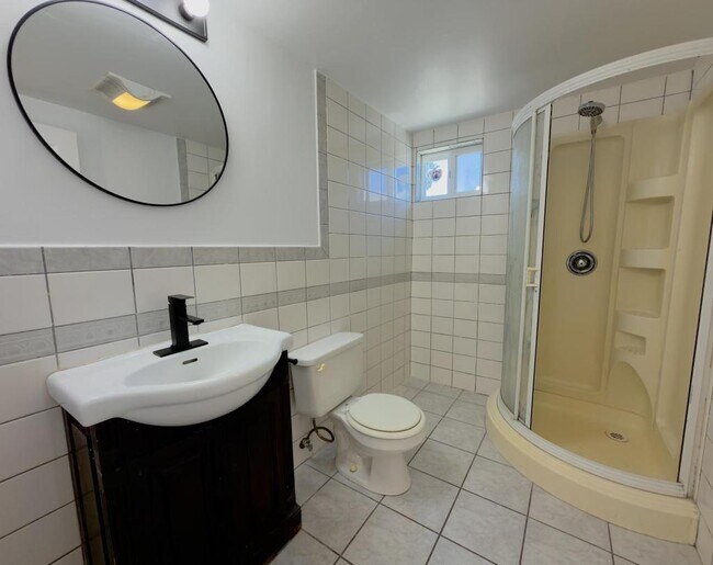 Building Photo - 731 Beryl St