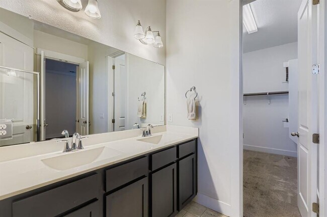 Building Photo - 12518 Red Sparrow St