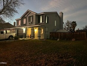 Building Photo - 209 Fantasy St