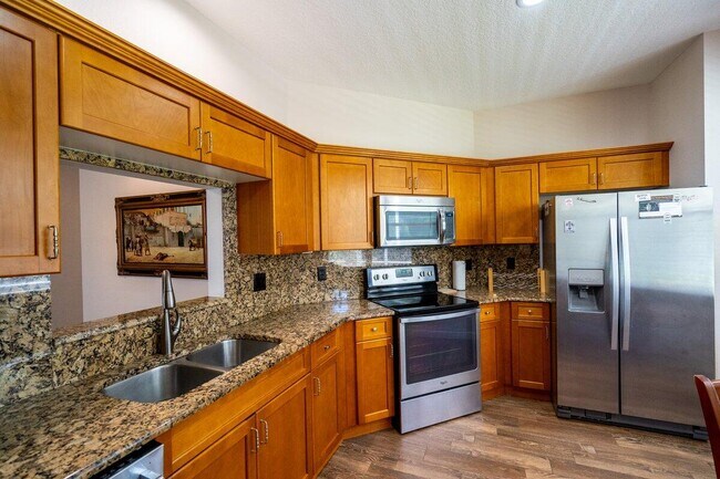 Building Photo - 732 SW Rocky Bayou Terrace