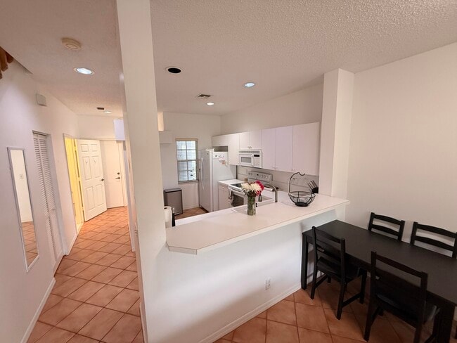 Building Photo - 5121 Sabal Gardens Ln