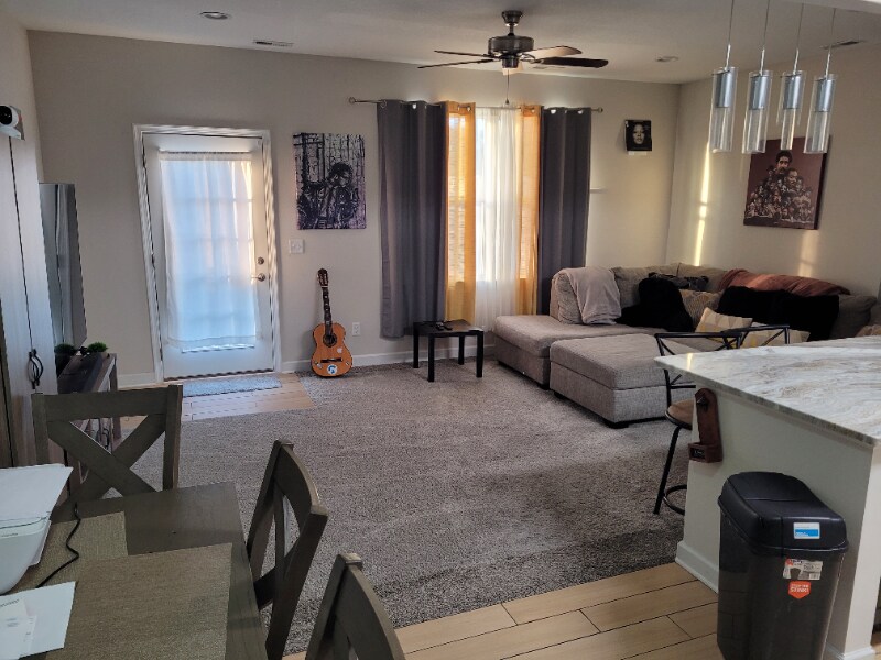 Building Photo - 327 Webster St