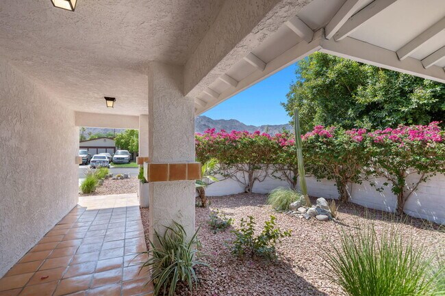 Building Photo - 54140 Avenida Mendoza