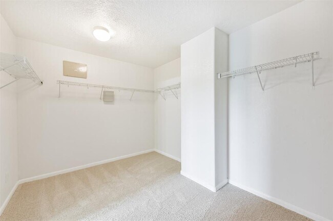 Building Photo - 22218 Orchard Dale Dr