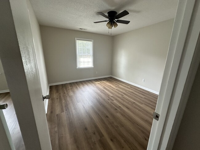 Building Photo - 1205 Cherry Ln