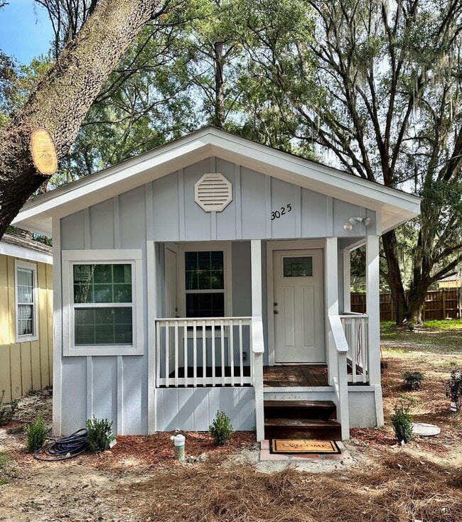 Primary Photo - 3025 Creekwood Ln
