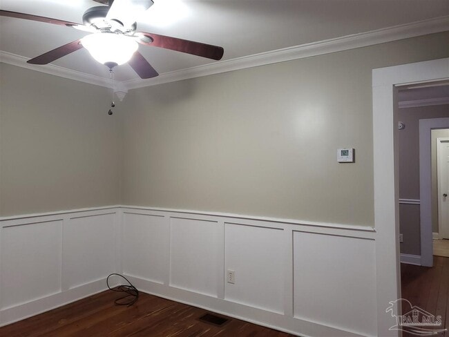 Building Photo - 1005 N 6th Ave