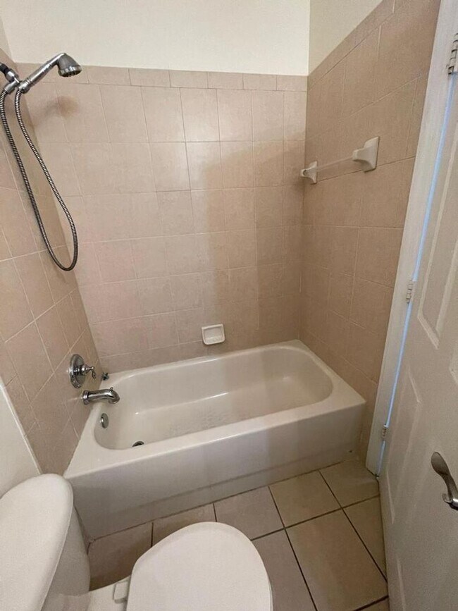 Building Photo - Two bedroom townhouse in gated Sonoma Bay ...