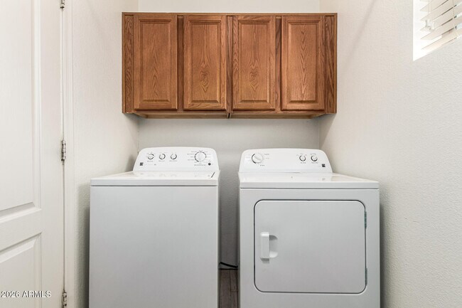 Building Photo - 2661 E Waterview Ct