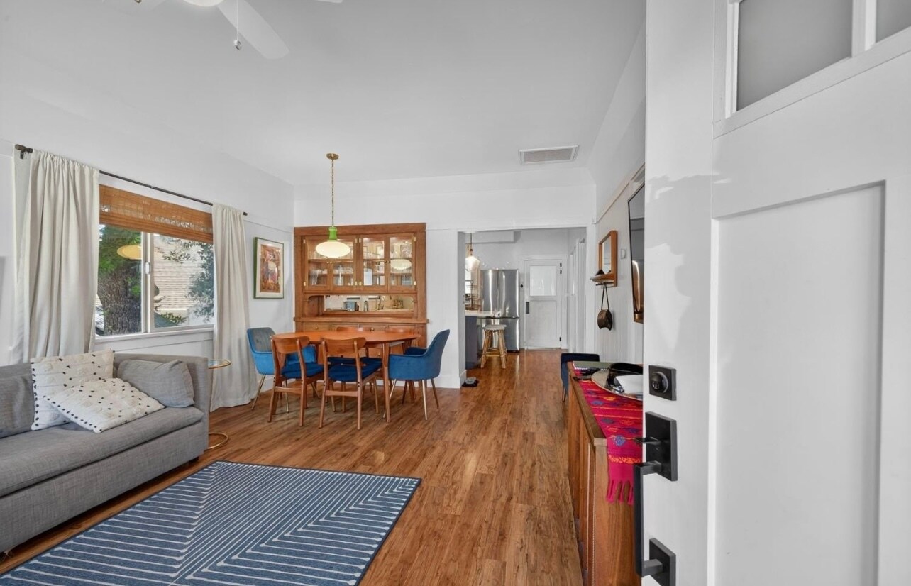 Cozy Living Room - 3624 34th St