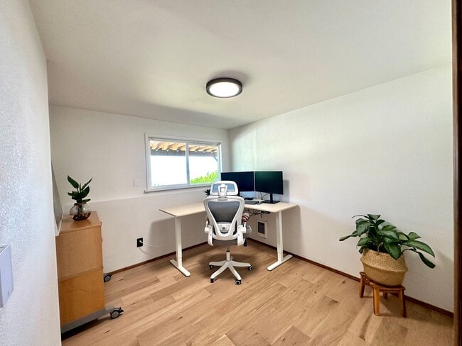 Building Photo - Rental with Views of Utsalady Bay and Mt B...