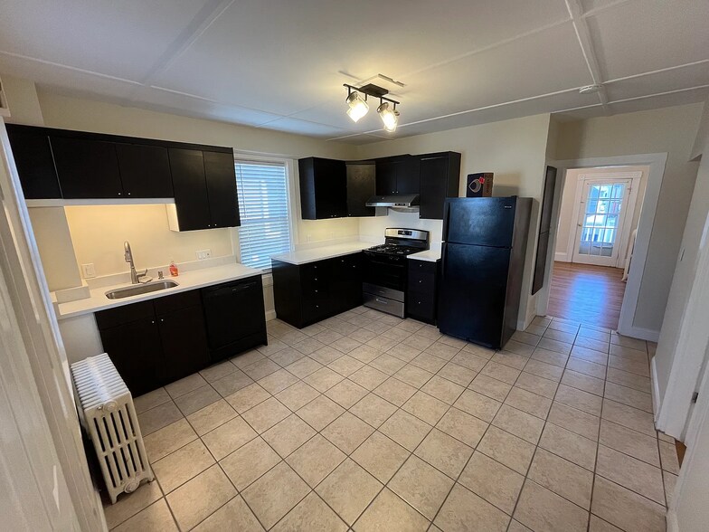 Building Photo - 29 Watts St