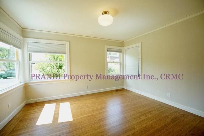 Building Photo - COMING SOON! One Level Tam Valley Home wit...