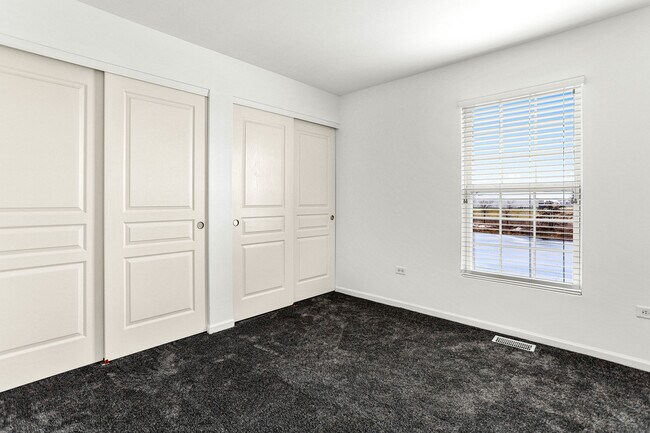 Building Photo - 16846 S Mallard Ln