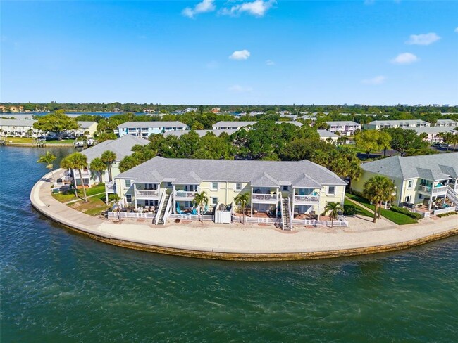 Building Photo - 5280 Coquina Key Dr SE