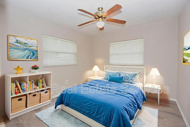 Building Photo - 561 Lake Bonny Dr E