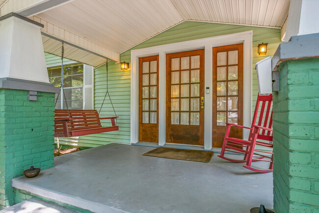 Building Photo - 1408 E Mallory St