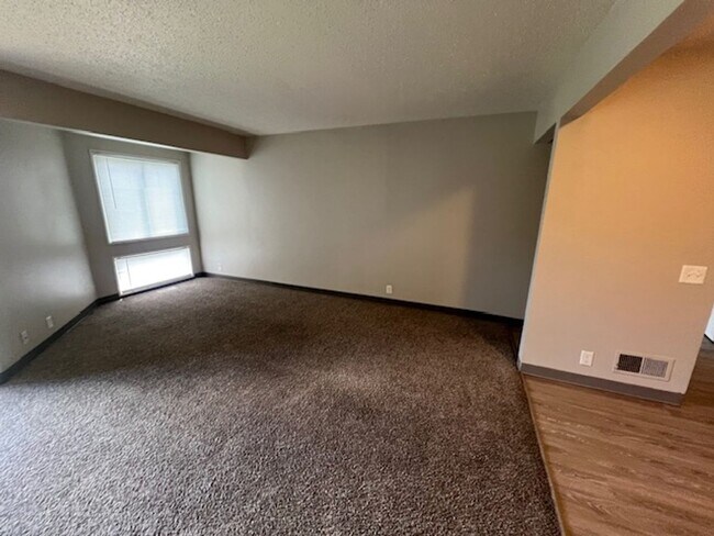 Building Photo - Multi-family Apartment Community