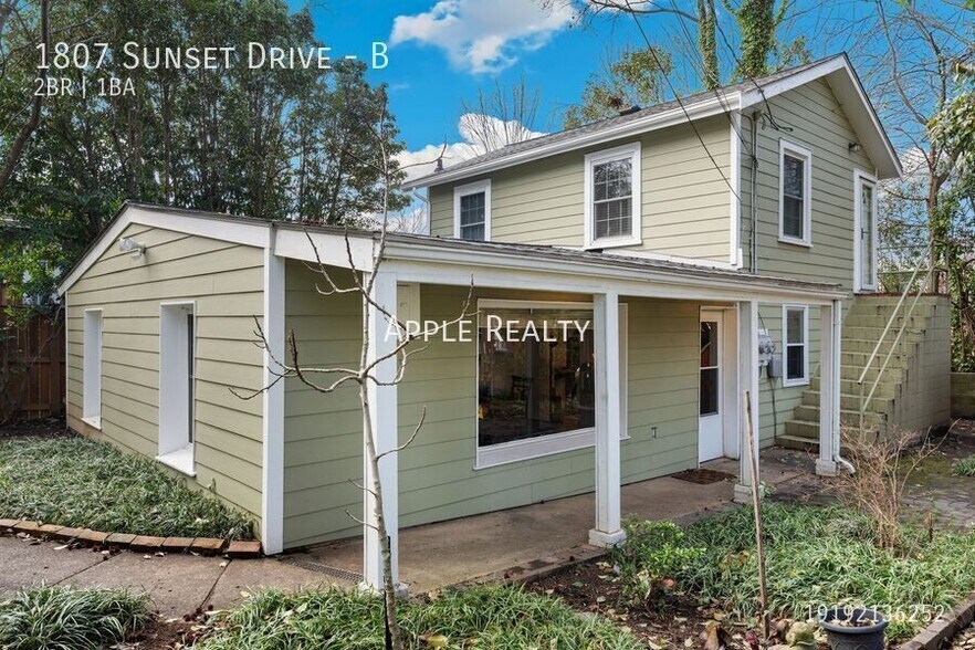 Building Photo - 1807 Sunset Dr