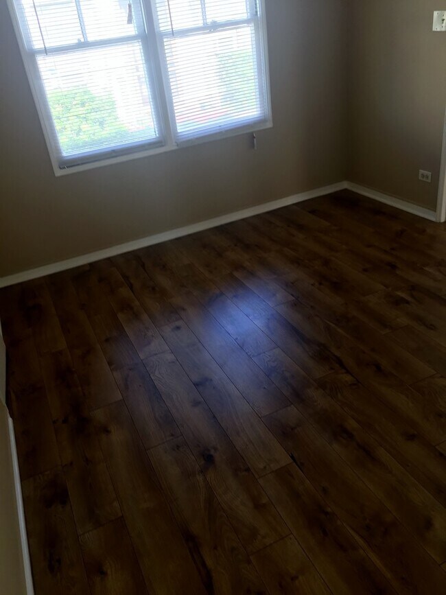 Building Photo - Beautiful cottage-like home. CONVENIENT TO UCSD MEDICAL!!!