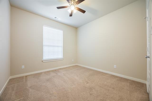 Building Photo - 1560 Kleberg Dr