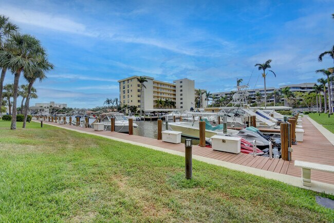 Building Photo - 1 Harbourside Dr