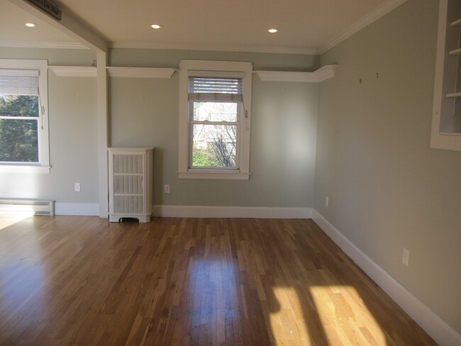 Building Photo - 41 Richwood St