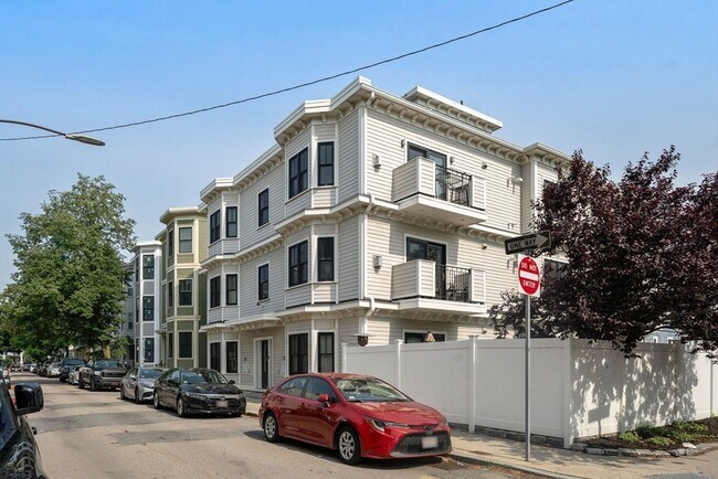 Building Photo - 11 Howell St