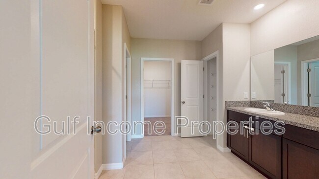 Building Photo - 5412 Olano St