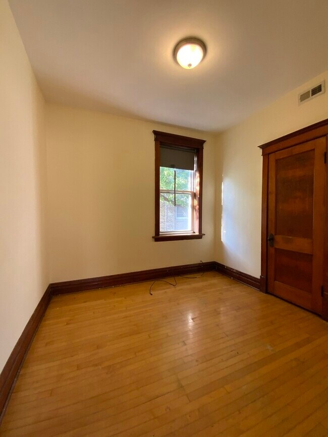 Building Photo - 3116 N Elston Ave