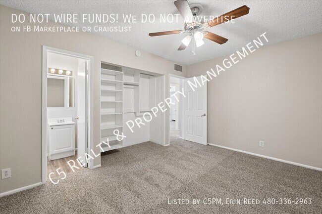 Building Photo - 1418 W 7th Pl