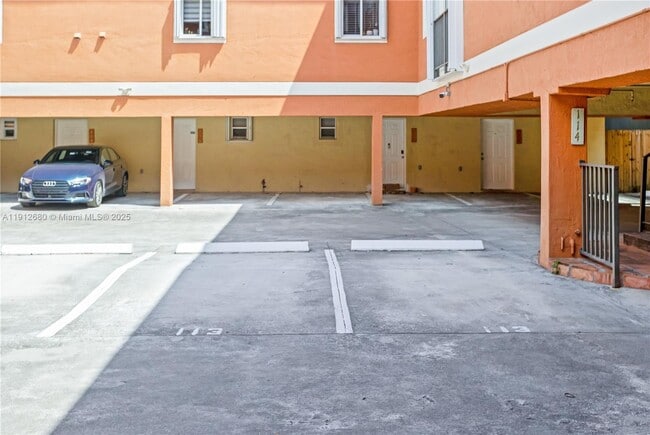 Building Photo - 1611 SW 2nd Ct