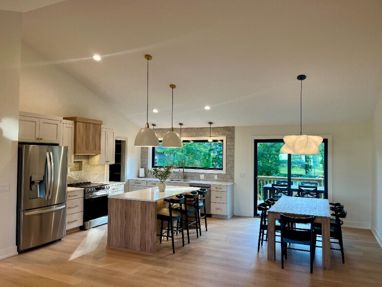Building Photo - 7277 Yellowstone Dr