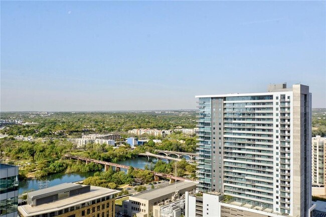 Building Photo - 360 Nueces St