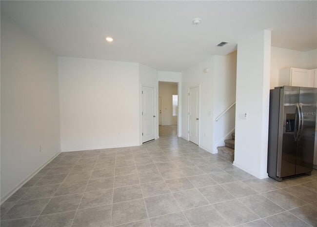 Building Photo - 2500 Skyline Lp