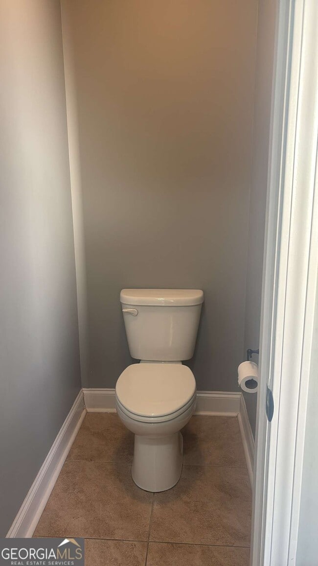 Building Photo - 303 S Charity Ln