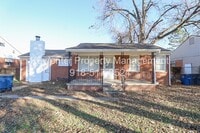 Building Photo - Cozy 2 Bedroom 1 Bathroom Home In Kendall-Whittier