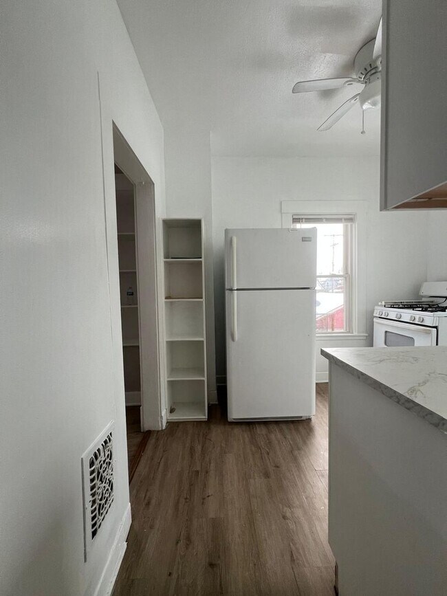 Building Photo - 3914 W 21st St